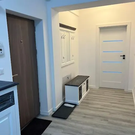 Confort 1 Mai Apartment *